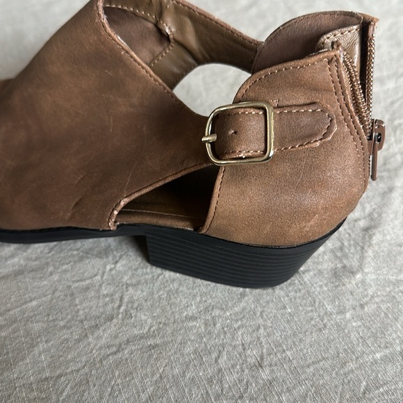 Brown zipper ‎ ankle boots by Me Too - Picture 3 of 5